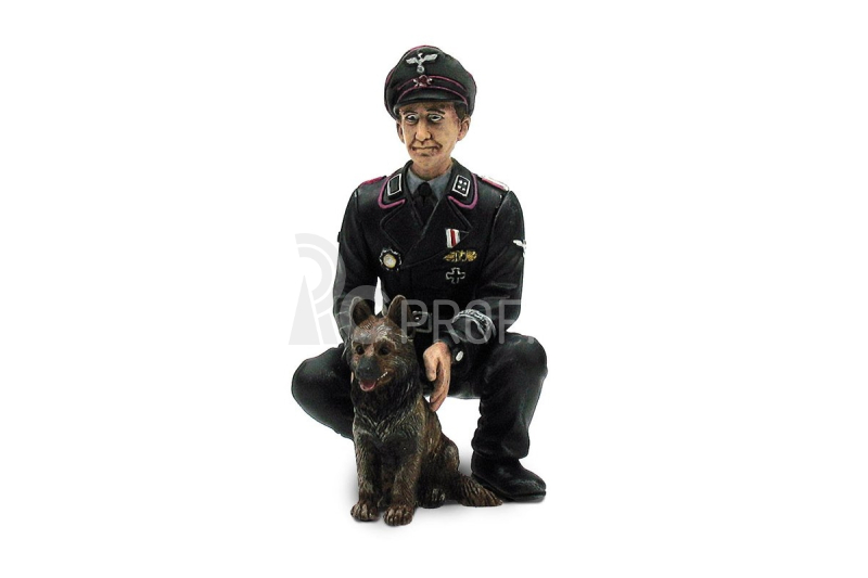 1/16 klečící německý plukovník Otto Paetsch se psem z 2 sv. války, ručně malovaný
