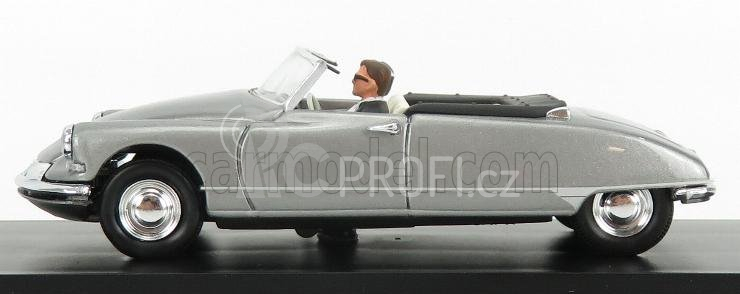 Rio-models Citroen Ds 19 Cabriolet Just Married 1961 With Figures 1:43 Grey