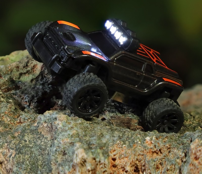 1/76 C81 Off-Road RC Car RTR (černá s oranžovým pruhem)