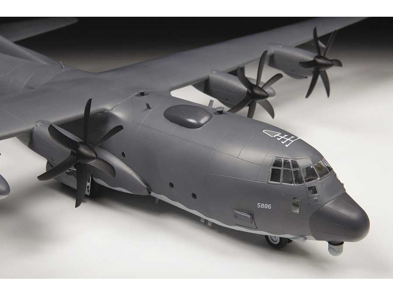 Zvezda Lockheed AC-130J Gunship Ghostrider (1:72)