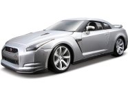 Bburago Nissan GT-R 2009 1:18 stříbrná