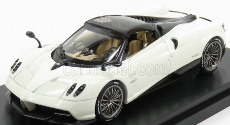 Almost-real Pagani Huayra Roadster 2017 1:43 Bílá