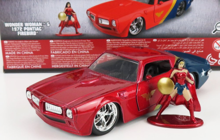 Jada Pontiac Firebird With Wonder Woman Figure 1972 1:32 Červená Modrá