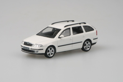 Abrex Škoda Octavia II Combi (2004) 1:43 - Bílá Candi Uni