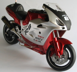 RC motorka 1:8, červená