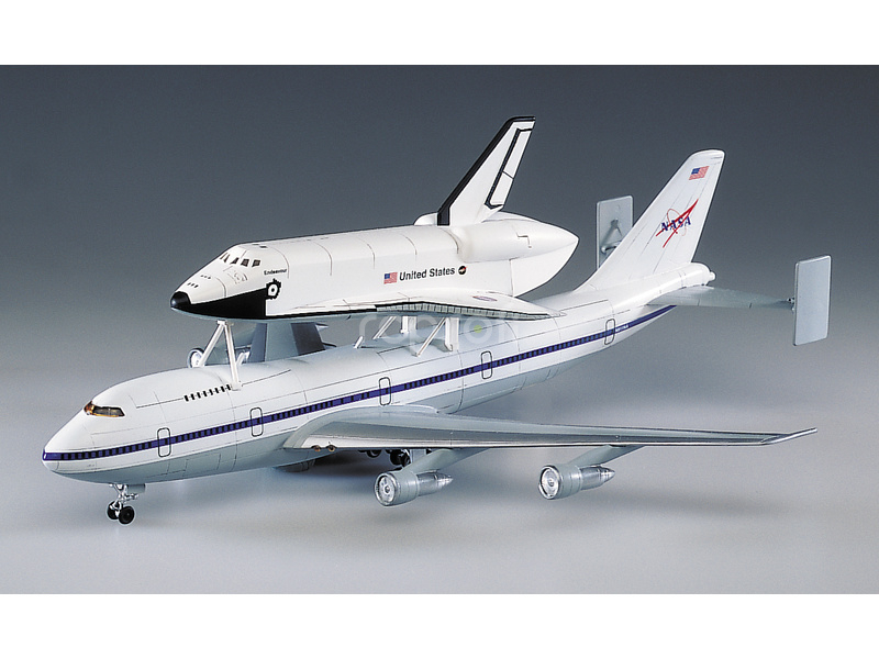 Academy raketoplán s letadlem Boeing 747 (1:288)