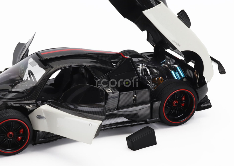 Almost-real Pagani Zonda 5 Cinque Coupe Rhd 2009 1:18 Benny White