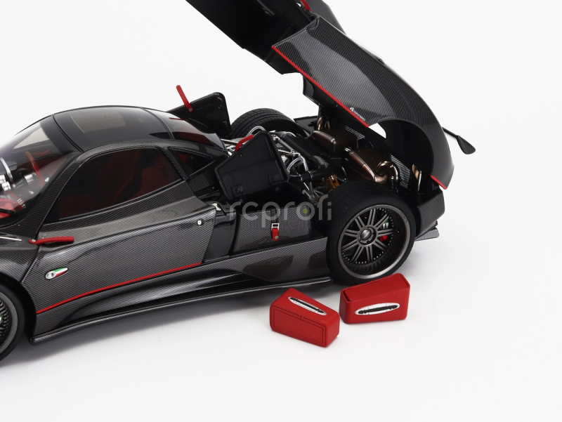 Almost-real Pagani Zonda F 2005 1:18 Černý Lesklý Karbon