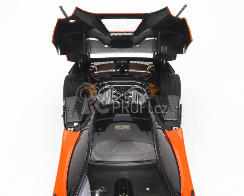 Almost-real Pagani Zonda F 2005 1:18 Orange