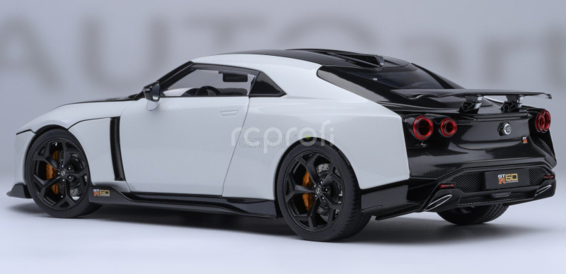 Autoart Nissan Gt-r50 By Italdesign 2021 1:18 Bílá Se Setkala S Černou