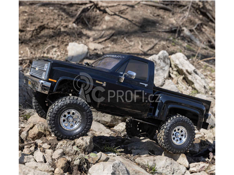 RC auto Axial SCX10 III Base Camp 1:10 4WD Chevy K10 1982 RTR, modrá