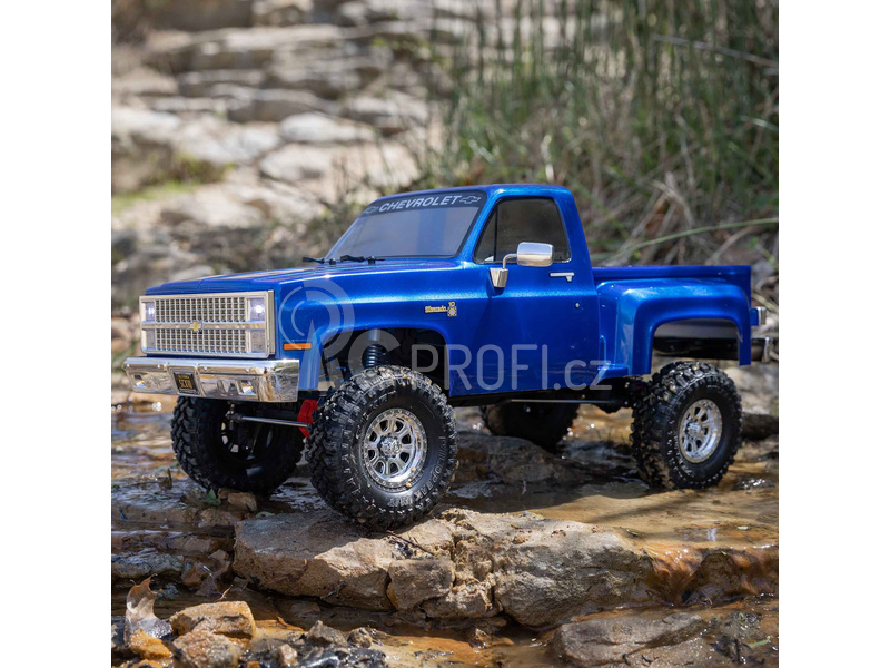 RC auto Axial SCX10 III Base Camp 1:10 4WD Chevy K10 1982 RTR, modrá