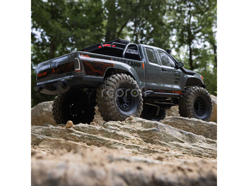 RC auto Axial SCX10 III Base Camp 4WD 1:10 RTR, bílá