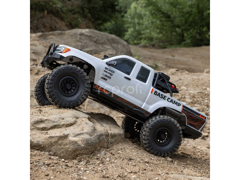 RC auto Axial SCX10 III Base Camp 4WD 1:10 RTR, bílá