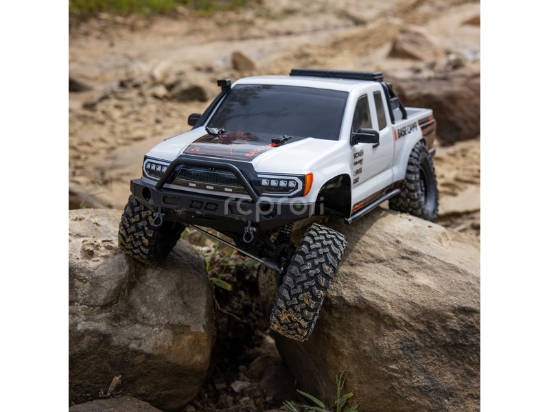 RC auto Axial SCX10 III Base Camp 4WD 1:10 RTR, bílá