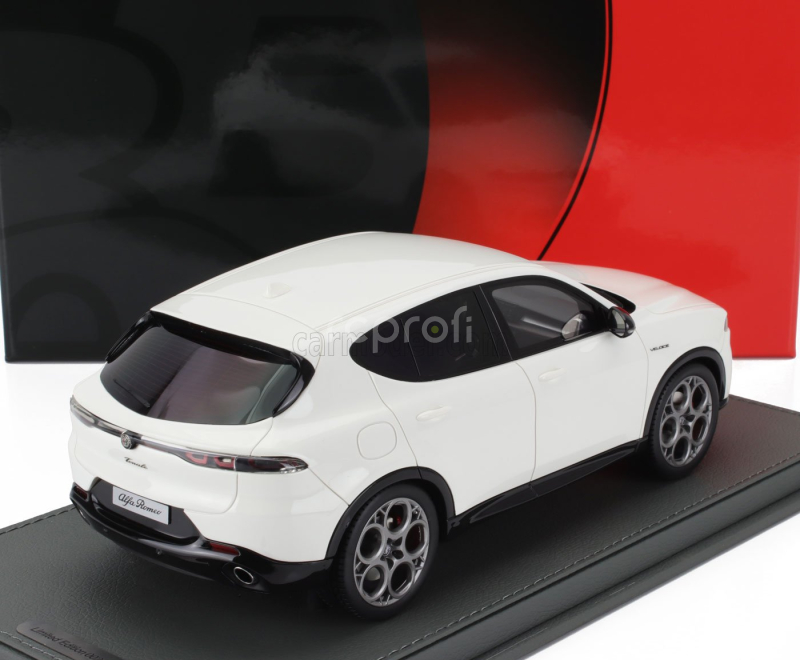 Bbr-models Alfa romeo Tonale Veloce Plug-in Hybrid 2023 - Con Vetrina - With Showcase 1:18 Bianco Alfa - Bílá