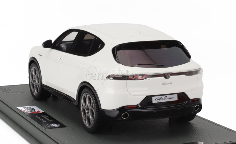 Bbr-models Alfa romeo Tonale Veloce Plug-in Hybrid 2023 - Con Vetrina - With Showcase 1:18 Bianco Alfa - Bílá