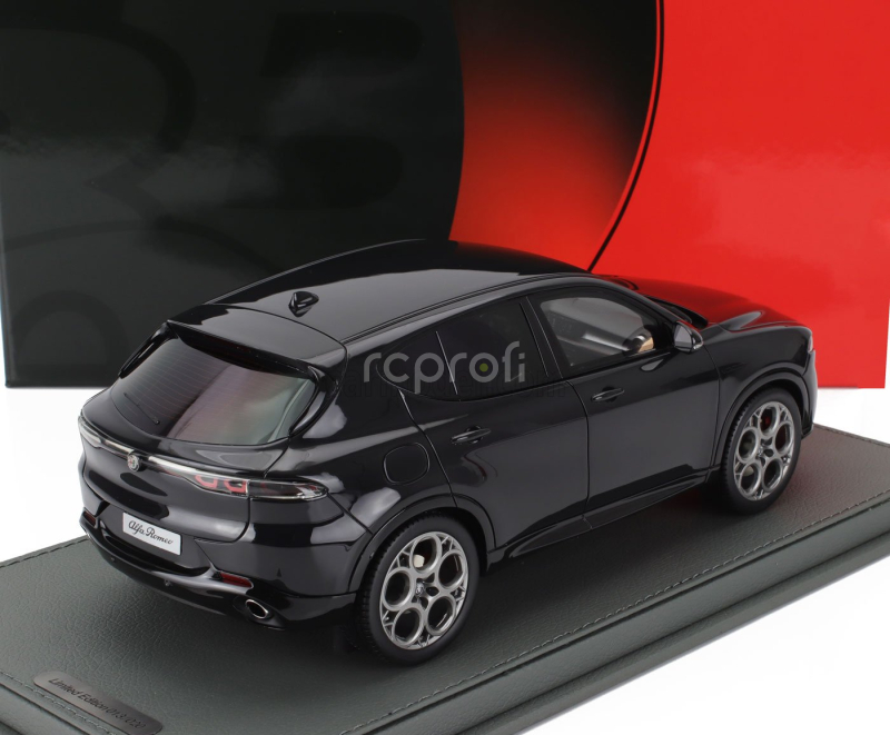 Bbr-models Alfa romeo Tonale Veloce Plug-in Hybrid 2023 - Con Vetrina - With Showcase 1:18 Nero Alfa - Černá