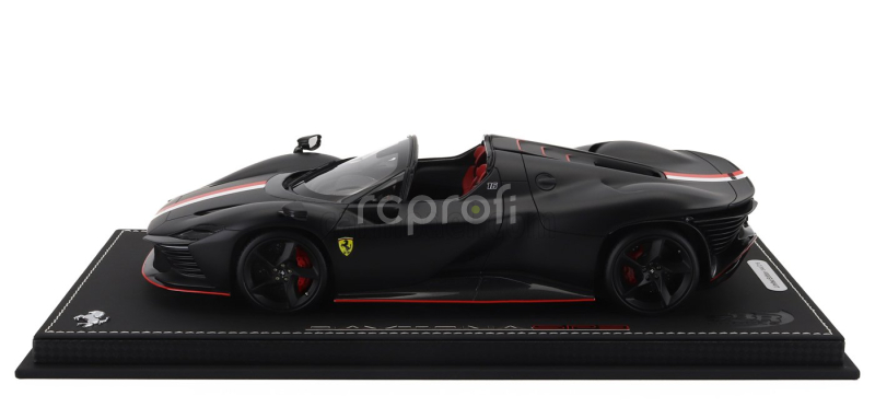 Bbr-models Ferrari Daytona Sp3 Open Roof Icona Principato Di Monaco Livery N 16 Personal Car Charles Leclerc 2022 - Con Vetrina - With Showcase 1:18 Matt Black