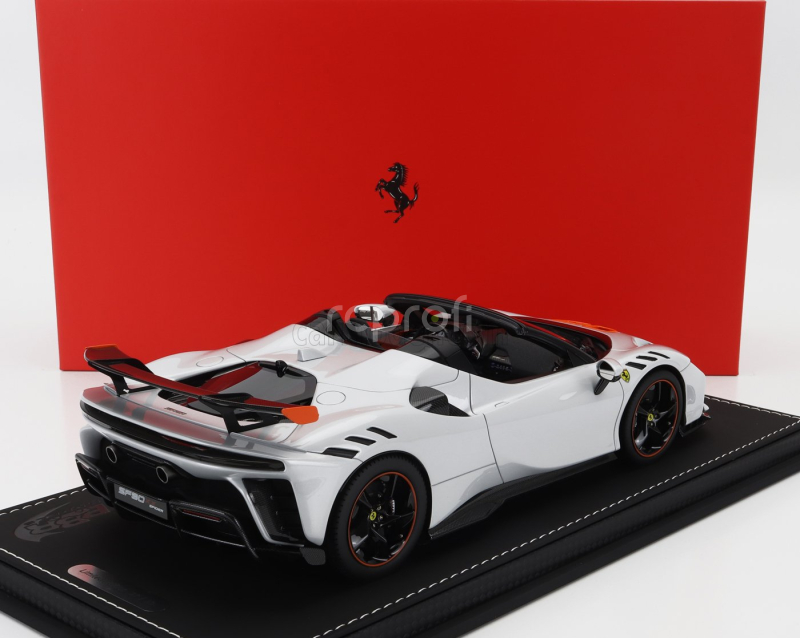 Bbr-models Ferrari Sf90 Xx Stradale Spider 2024 - Con Vetrina - With Showcase 1:18 Bianco Artico - Bílá Met Oranžová Černá