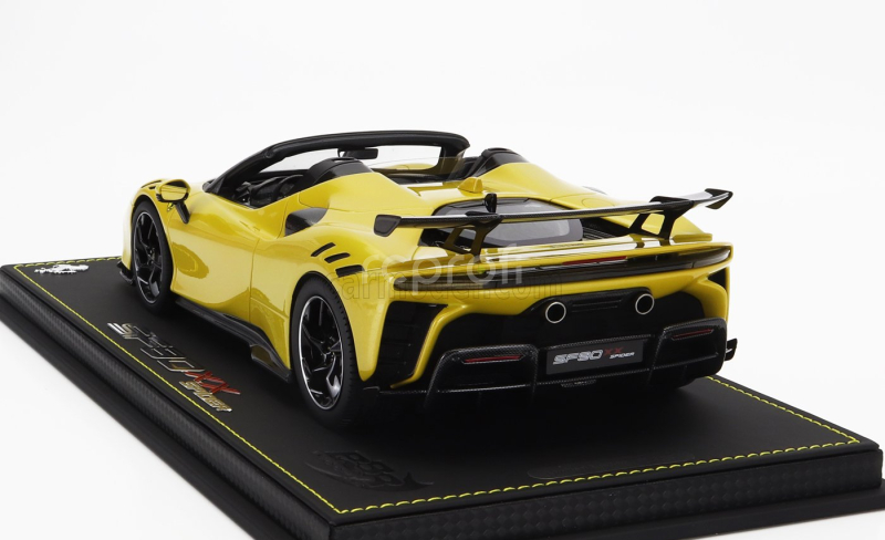 Bbr-models Ferrari Sf90 Xx Stradale Spider 2024 - Con Vetrina - With Showcase 1:18 Giallo Montecarlo - Žlutá S Černou