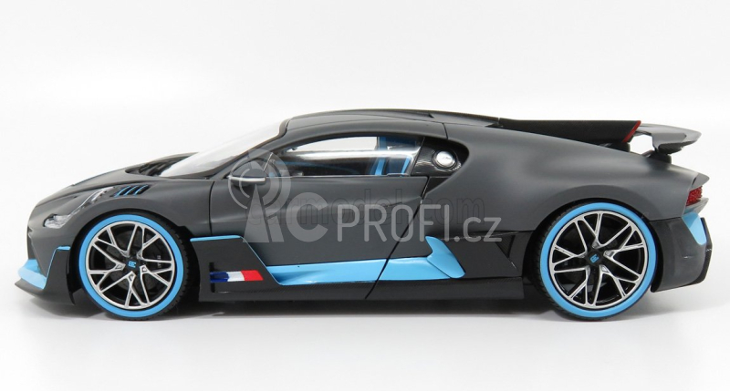 Bburago Bugatti Divo 1:18 stříbrná