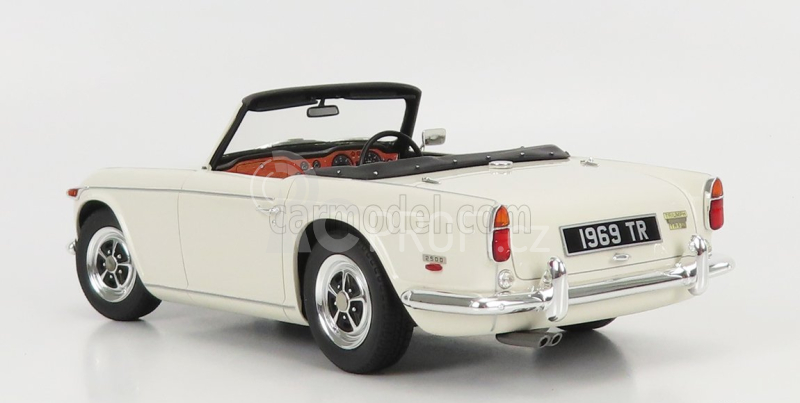 Cult-scale models Triumph Tr5 Spider 1967 1:18 Bílá