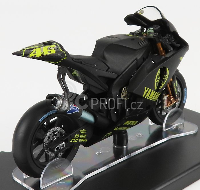 Edicola Yamaha Yzr-m1 N 46 Test Sepang Motogp 2007 Valentino Rossi 1:18 Black