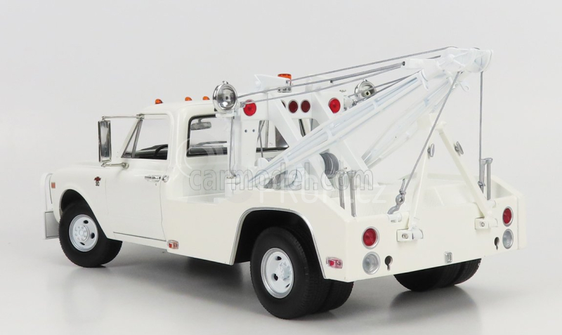 Greenlight Chevrolet C-30 Pick-up Odtahový vůz 1968 1:18, bílá