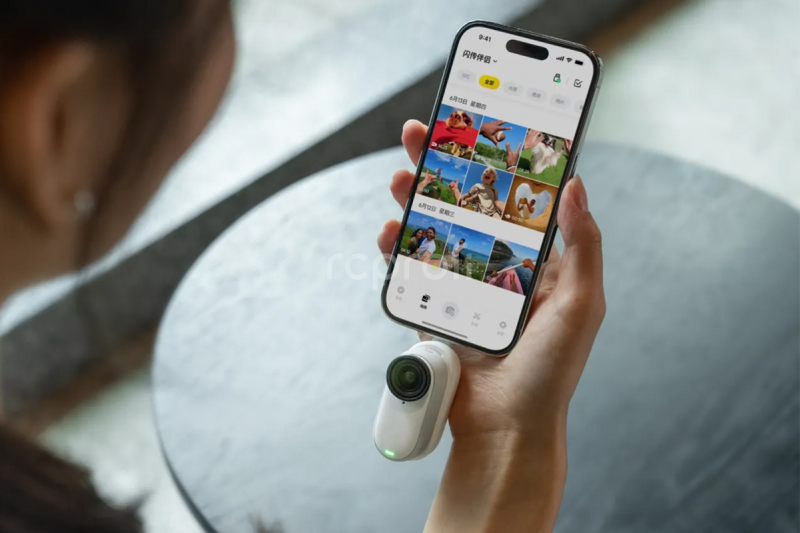 Insta360 GO 3/GO 3S čtečka karet