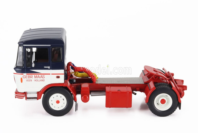 Ixo-models DAF 2600 Tractor Truck 2-assi 1970 1:43 Bílá Červená