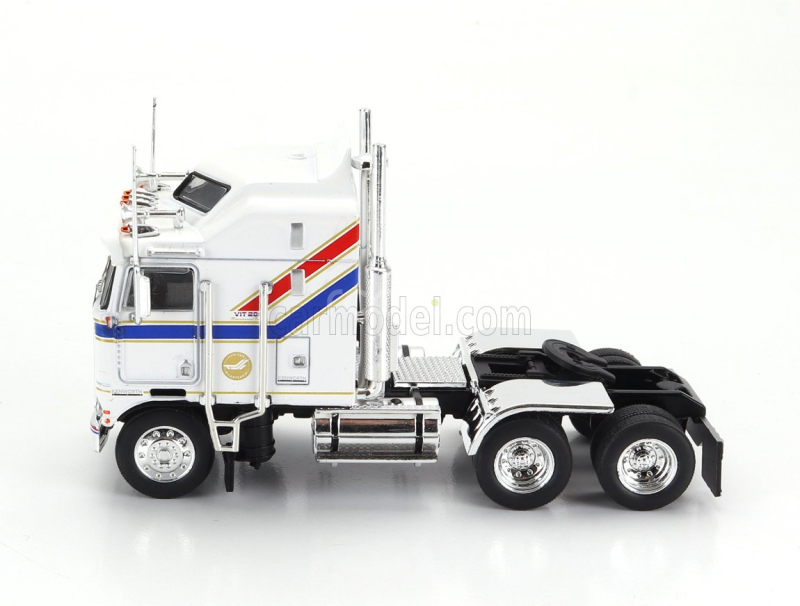 Ixo-models Kenworth K100 Aerodyne Tractor Truck 3-assi 1976 1:64 Bílá