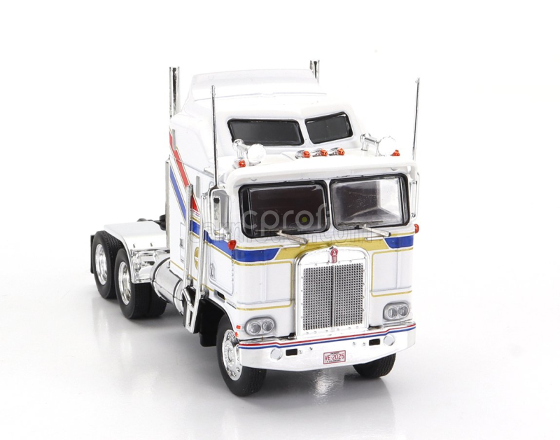 Ixo-models Kenworth K100 Aerodyne Tractor Truck 3-assi 1976 1:64 Bílá