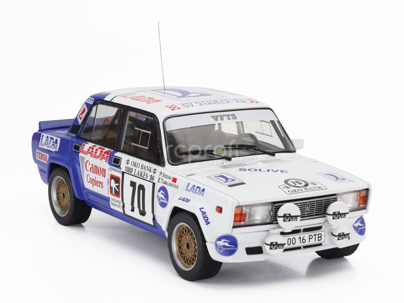 Ixo-models Lada fiat 2105 Vfts N 70 Rally 1000 Lakes 1986 Eugenijus Tumalevicious - Pranas Videika 1:18 Bílá Modrá