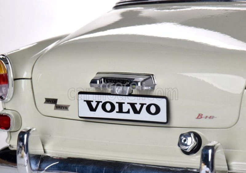 Ixo-models Volvo 122s Amazon 1965 - With Light & Sound Effects 1:8 Ivory