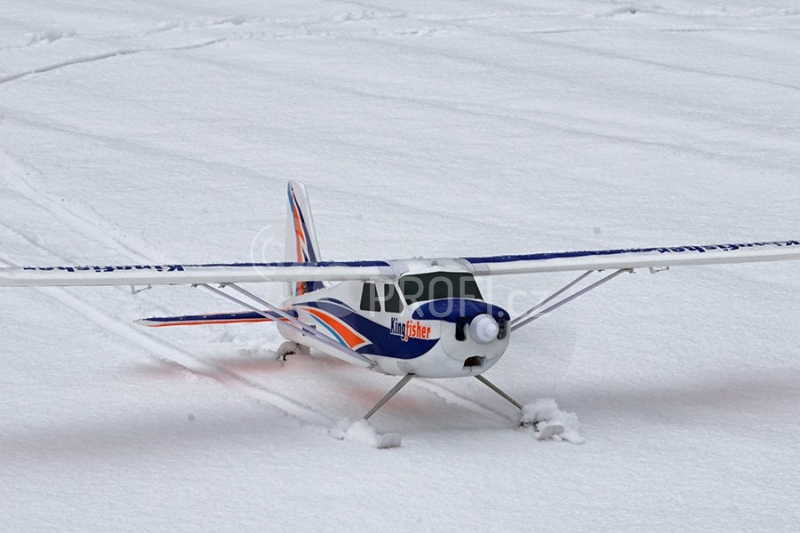 Kingfisher 1400mm ARF s koly, plováky a lyžemi