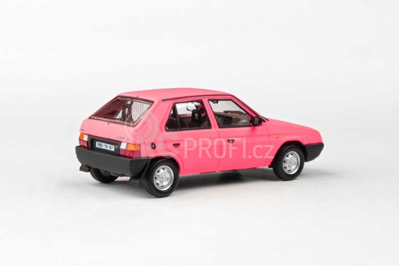 Abrex Škoda Favorit 136L (1988) 1:43 - Růžová Matná