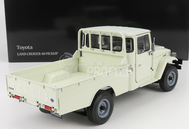 Kyosho Toyota Land Cruiser 40 4x4 Pick-up 1980 1:18 Bílá