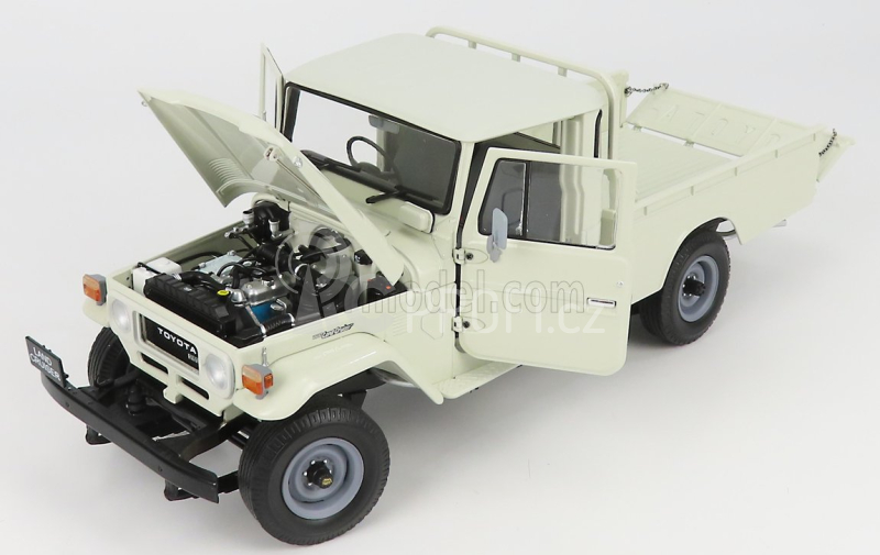 Kyosho Toyota Land Cruiser 40 4x4 Pick-up 1980 1:18 Bílá