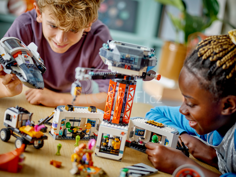 LEGO City - Vesmírná základna a startovací rampa pro raketu