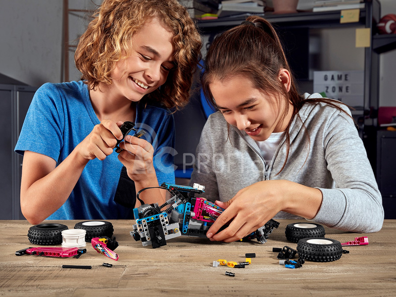 LEGO Technic - Terénní bugina