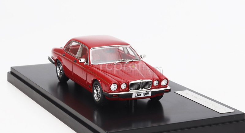 Matrix scale models Jaguar Xj6 Siii 4.2 1979 1:43 Damson Red