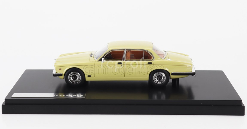 Matrix scale models Jaguar Xj6 Siii 4.2 1979 1:43 Portland Beige