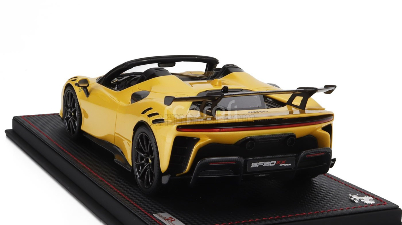 Mr-models Ferrari Sf90 Xx Stradale Spider 2024 - Con Vetrina - With Showcase 1:18 Giallo Tristrato - Žlutá S Černou