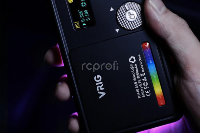 Nastavitelné RGB LED světlo s OLED obrazovkou (vč Aku)