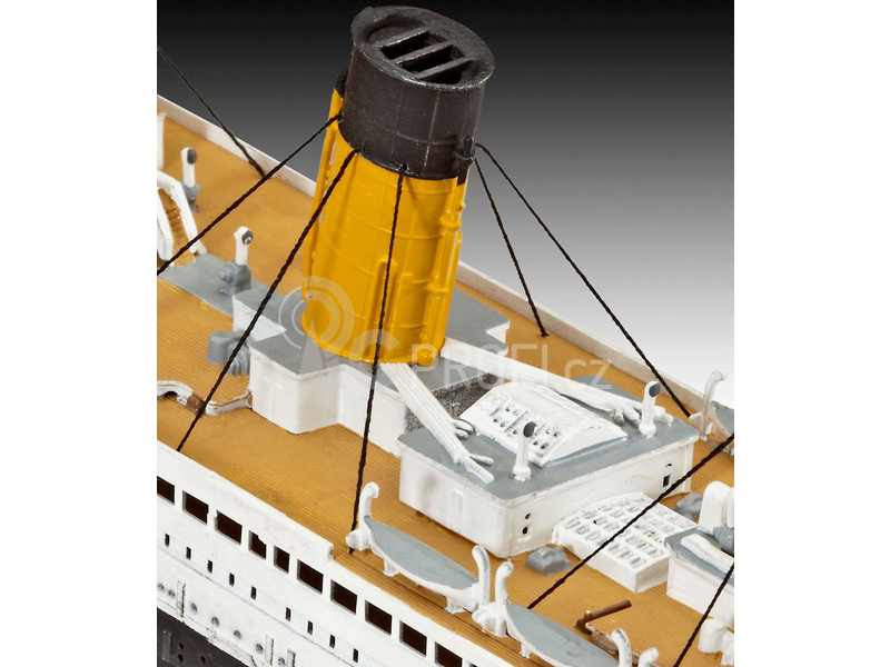 Revell R.M.S. TITANIC (1:700)