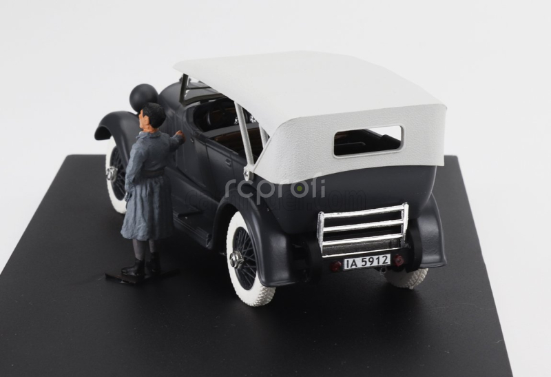 Rio-models Mercedes benz 11/40 Cabriolet Closed 1924 - With Hitler Figure After His Release From Landsberg Fortress 1:43 Black