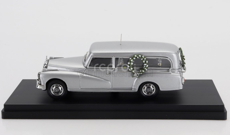 Rio-models Mercedes benz 300d Hearse - Carro Funebre - Funeral Car 1960 1:43 Silver