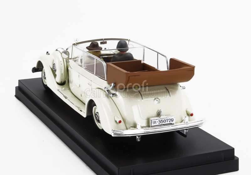 Rio-models Mercedes benz 770k Cabriolet 1938 With Eva Braun And Ss Military Guard Figures 1938 1:43 Bílá