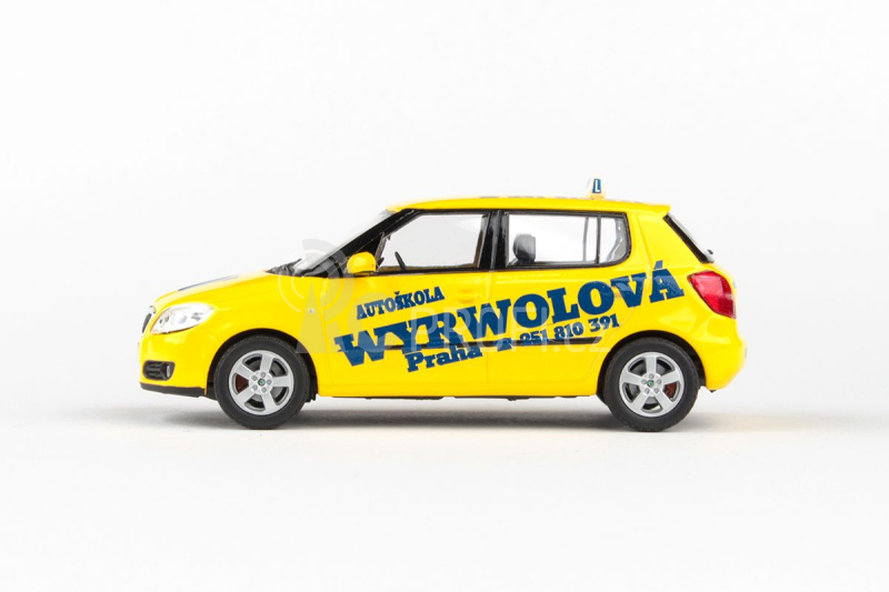 Abrex Škoda Fabia II (2006) 1:43 - Autoškola Wyrwolová